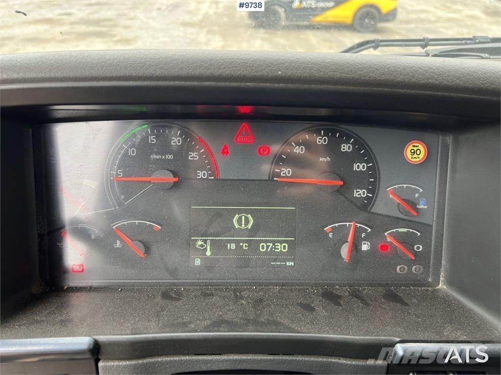 Volvo FH Camion cu carlig de ridicare