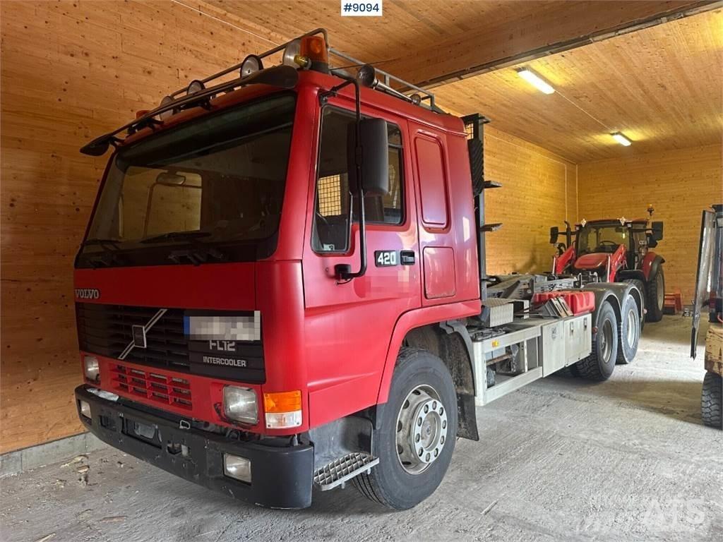 Volvo FL12 Camion cu carlig de ridicare
