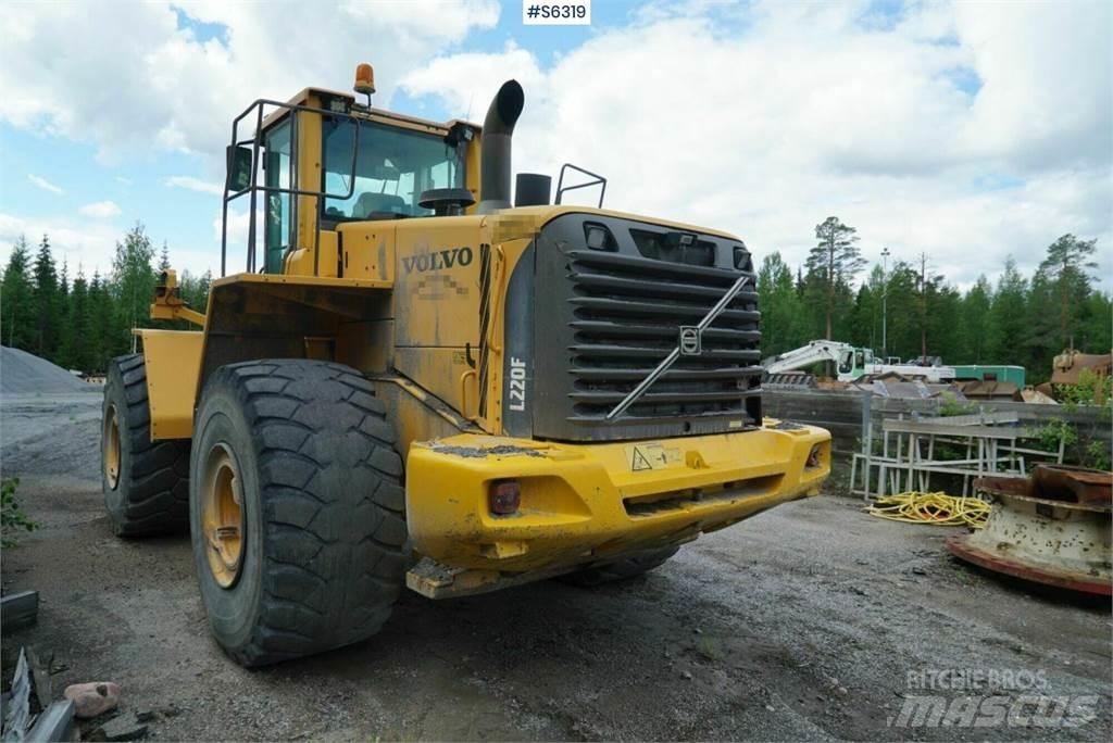Volvo L220F Incarcator pe pneuri