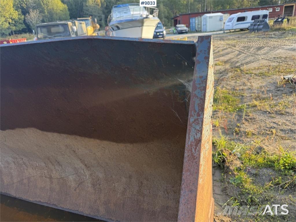 YPV GR 6.5 m3 Pistoane