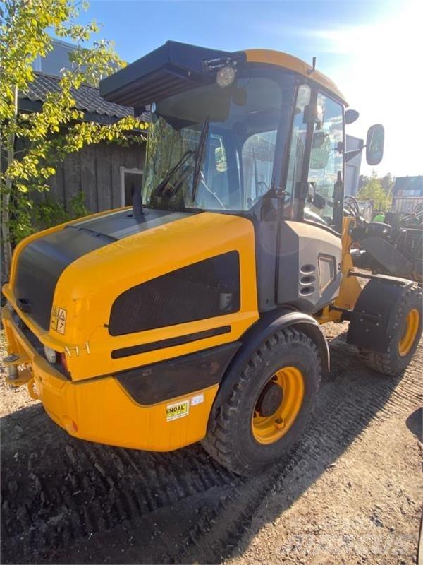JCB 407 Incarcator pe pneuri