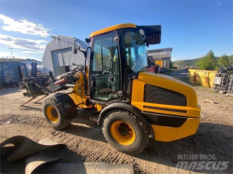 JCB 407 Incarcator pe pneuri