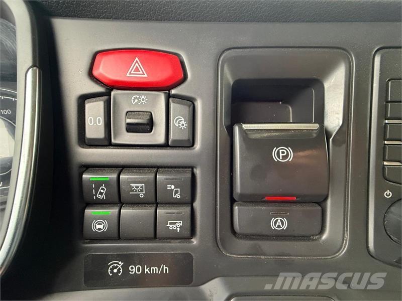 Scania R500 Camion cu carlig de ridicare