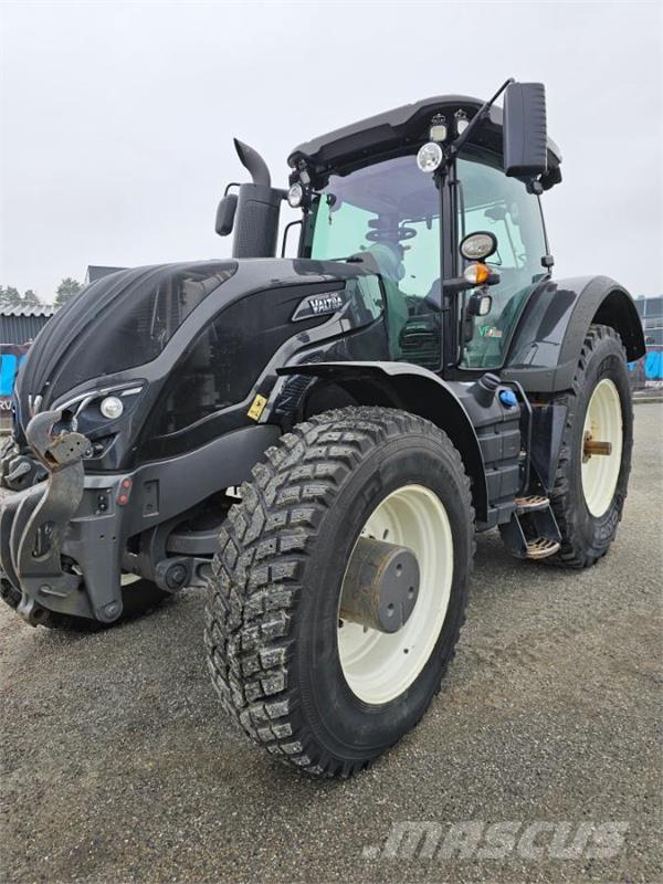 Valtra S374 Tractoare