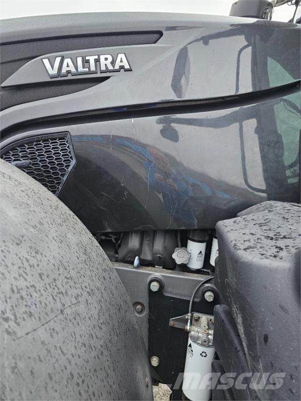 Valtra S374 Tractoare