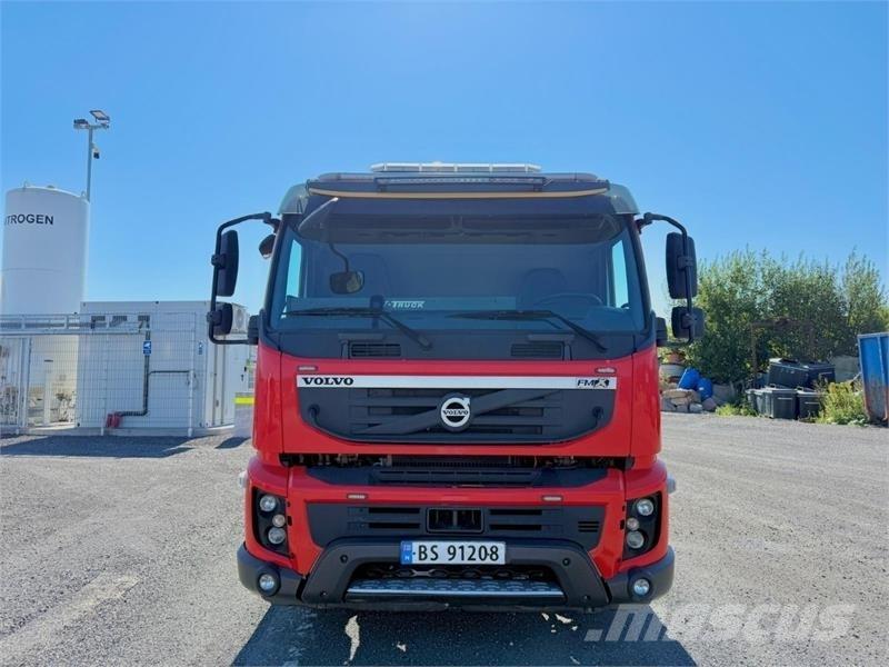 Volvo FMX Camion cu carlig de ridicare