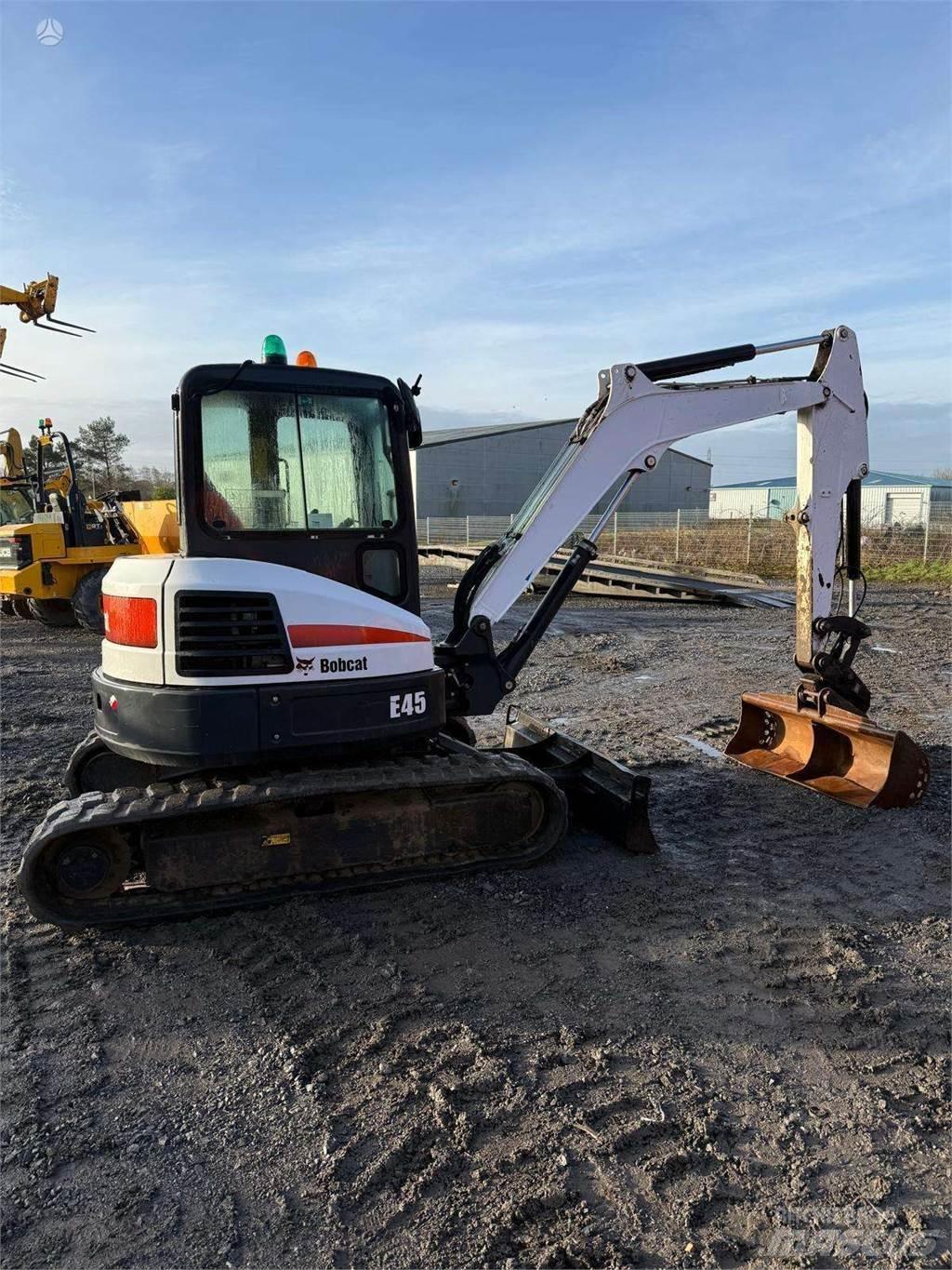 Bobcat E45 Excavatoare pe șenile

