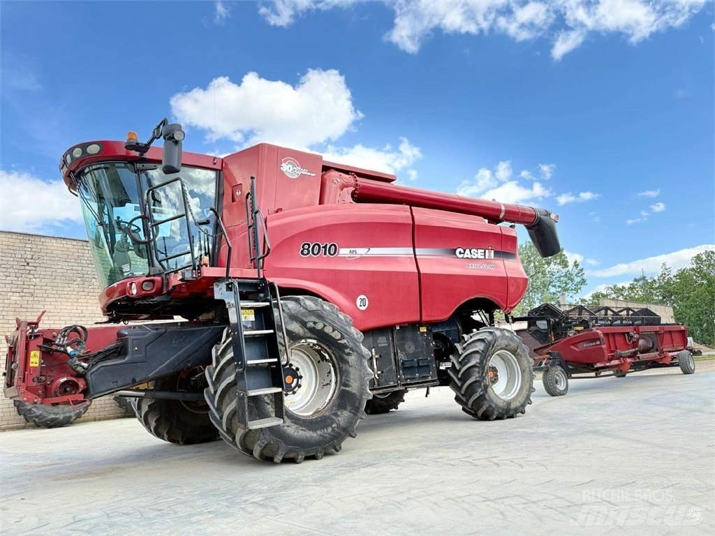 Case IH 8010 Combine de secerat