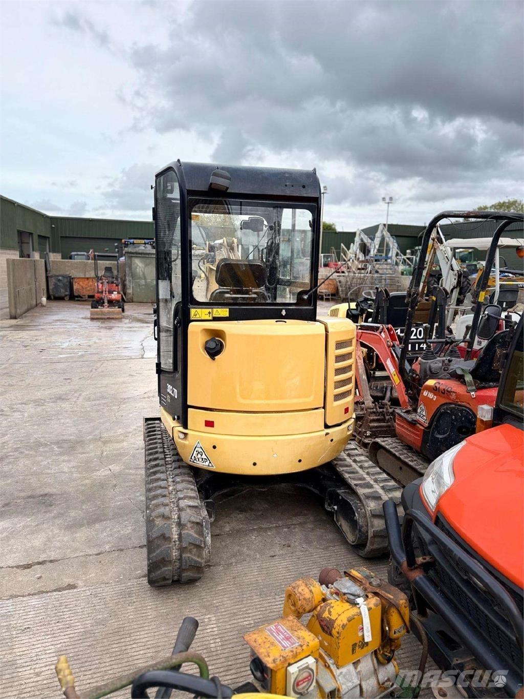 CAT 302.7 DCR Mini excavatoare < 7t