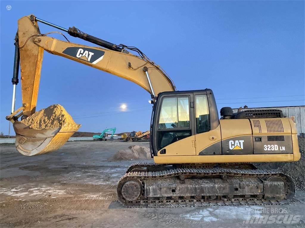 CAT 323 DLN Excavatoare pe șenile
