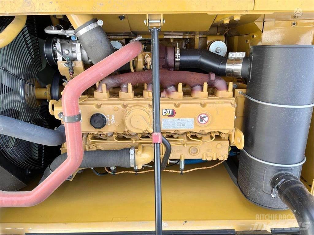 CAT 323D3 Excavatoare pe șenile
