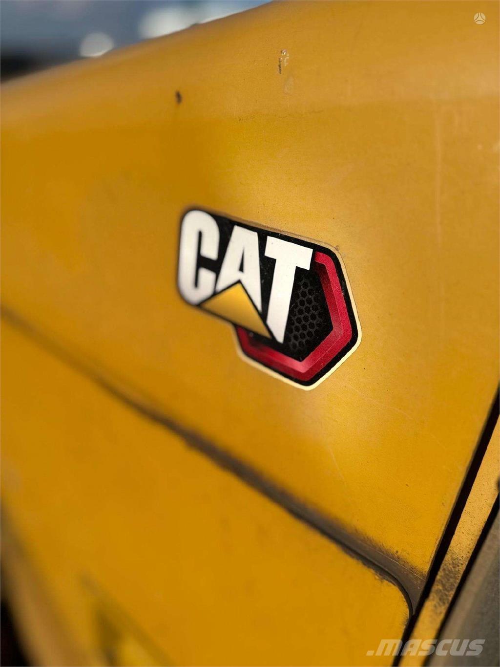 CAT D5 K Buldozere pe senile