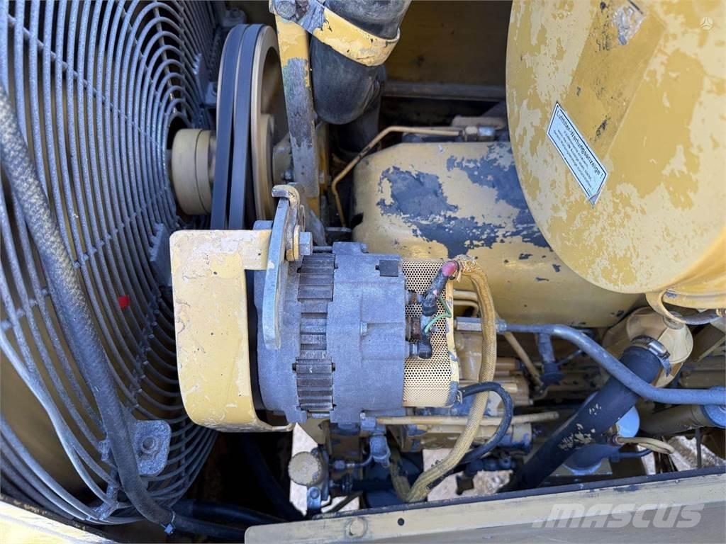 CAT D6M LGP Buldozere pe senile