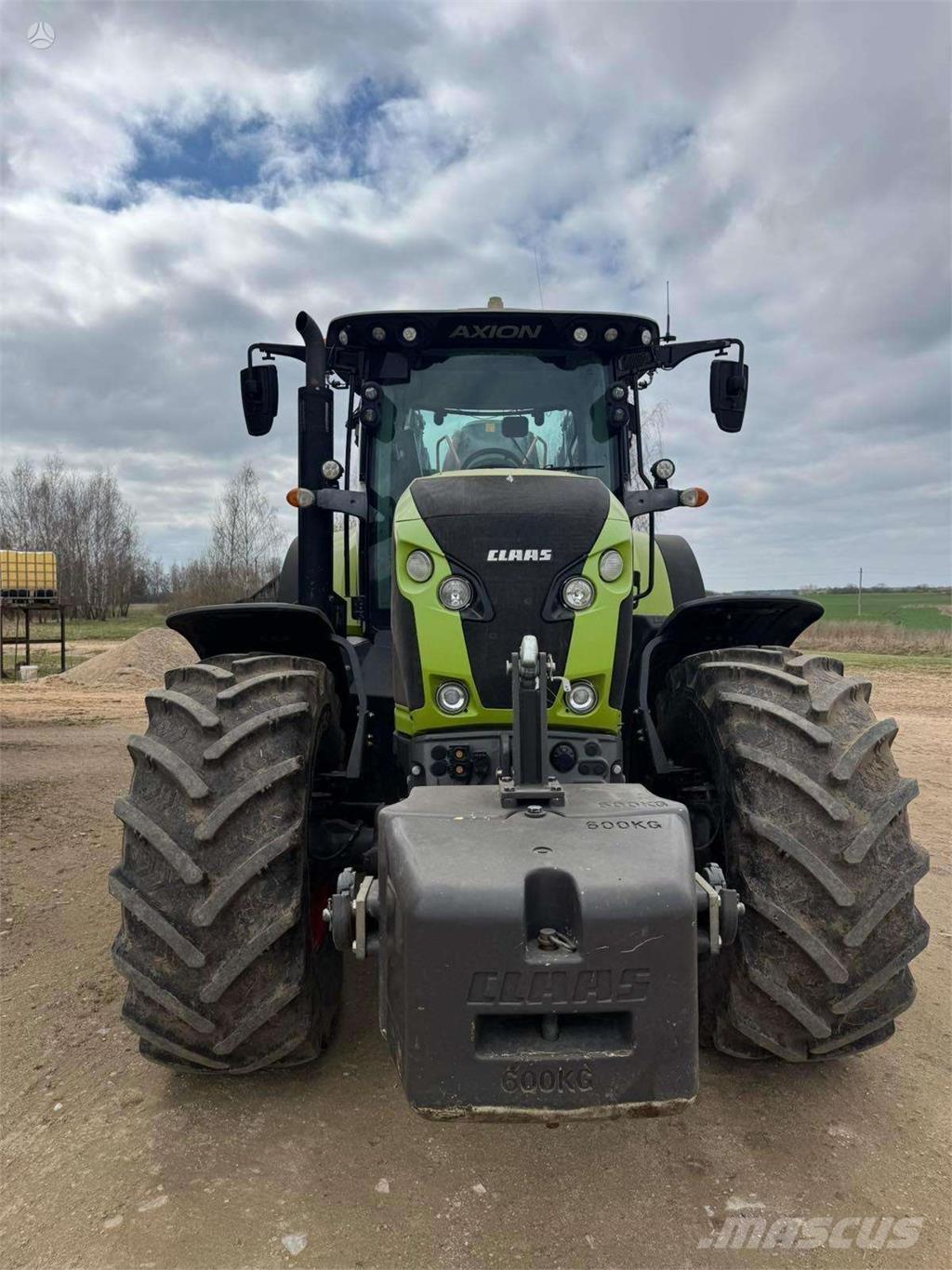 CLAAS Axion 870 Tractoare