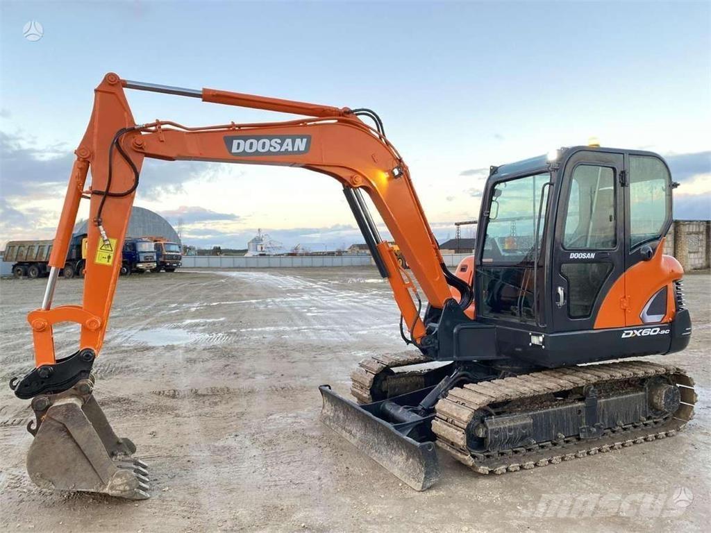 Doosan DX 60 C Mini excavatoare < 7t