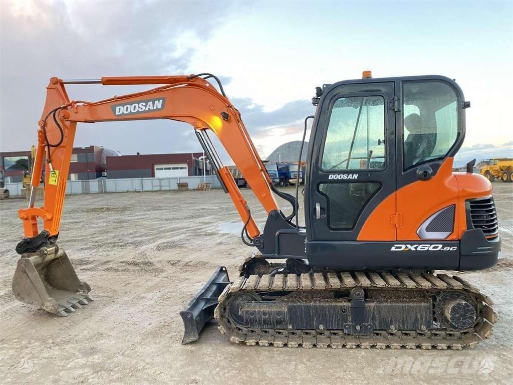 Doosan DX 60 C Mini excavatoare < 7t