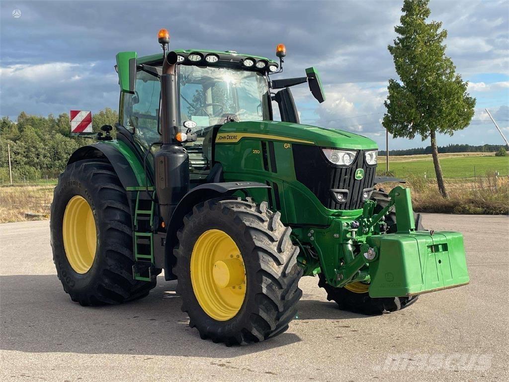 John Deere 6R 250 Tractoare