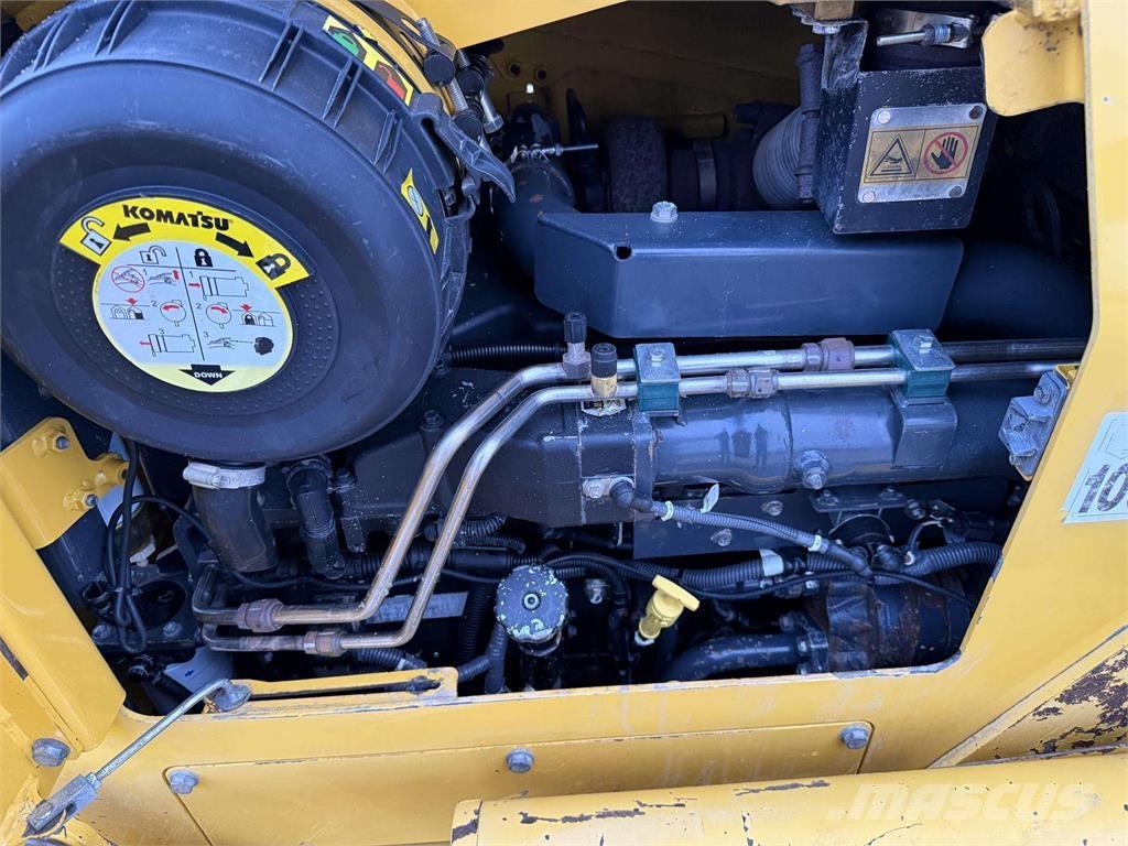 Komatsu D51PX-22 Buldozere pe senile