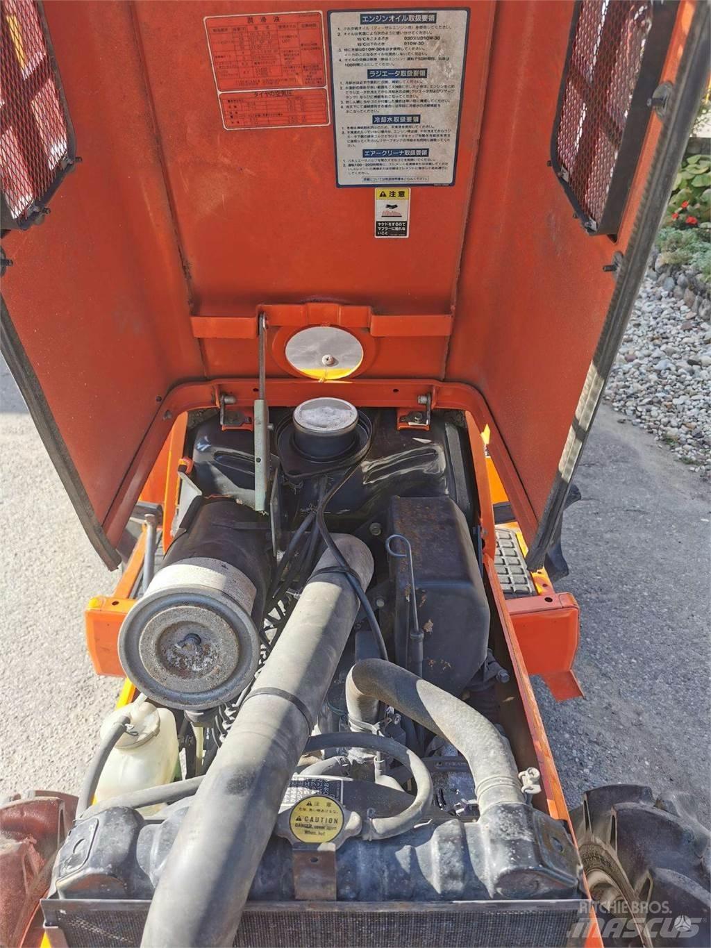 Kubota GT3 Tractoare