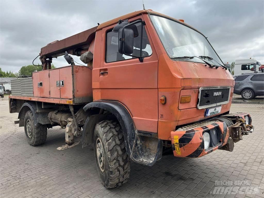 MAN 9.150 4x4 14m. Platforme aeriene montate pe camion