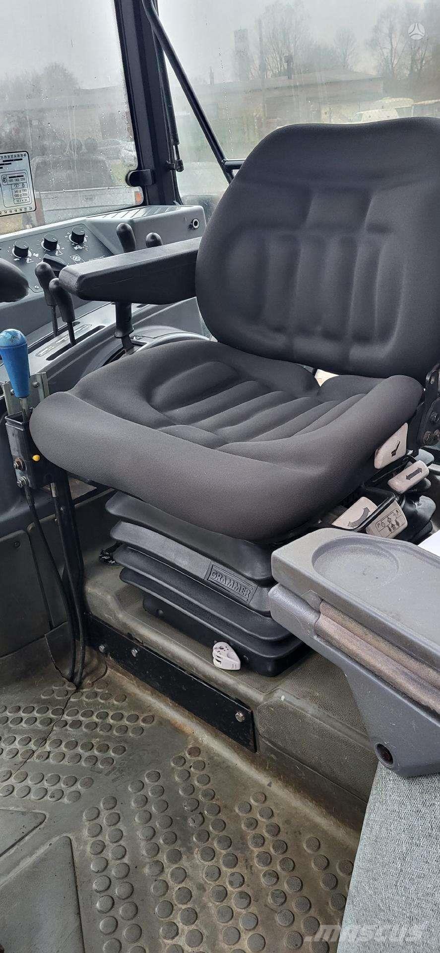 New Holland 7740 Tractoare