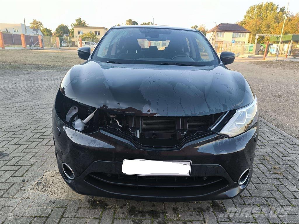 Nissan  Masini