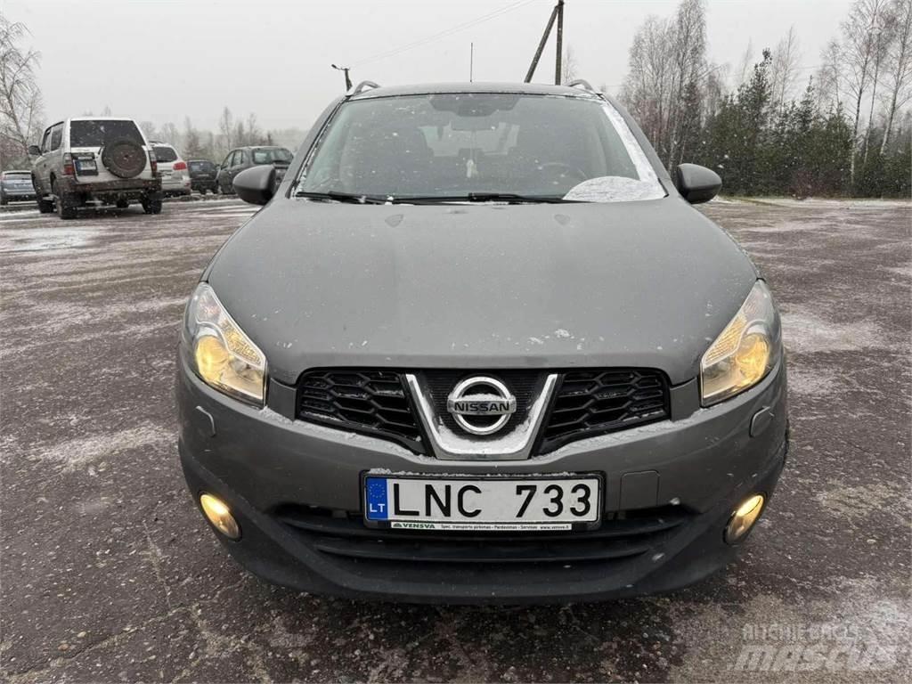 Nissan  Masini