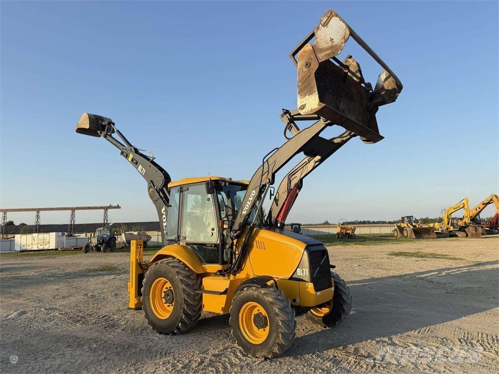 Volvo BL 71 Buldoexcavatoare