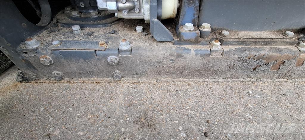 Bomag BF600P-2 Pavatoare asfalt