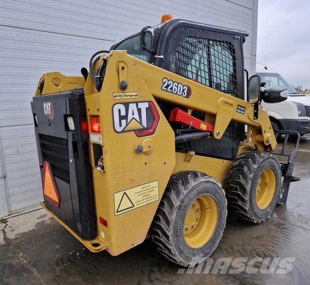 CAT 226D3 Mini incarcator