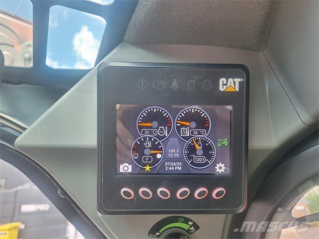 CAT 226D3 Incarcator pe pneuri