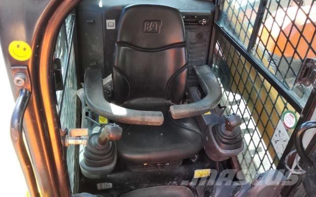 CAT 259D HF Mini incarcator