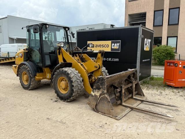 CAT 906 Incarcator pe pneuri