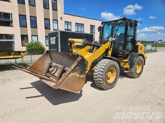 CAT 908M Incarcator pe pneuri