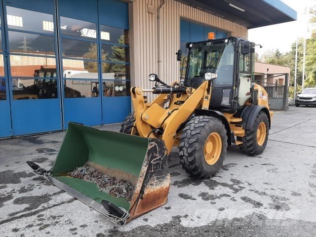 CAT 908M Incarcator pe pneuri