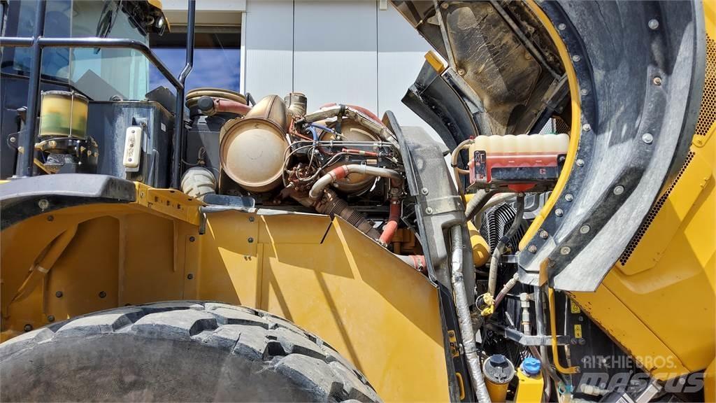 CAT 982M Incarcator pe pneuri