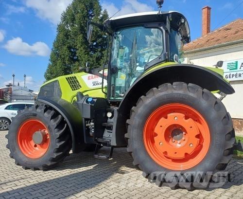 CLAAS Axion 810 Tractoare