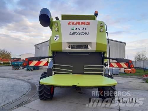 CLAAS Lexion 670 Combine de secerat