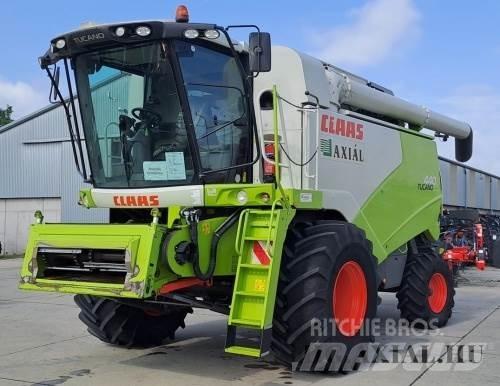 CLAAS Tucano 440 Combine de secerat
