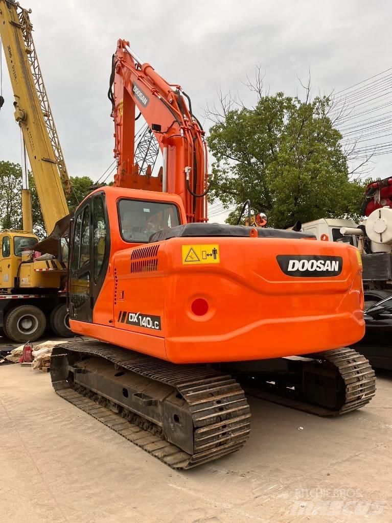 Doosan DX 140 LC Excavatoare pe șenile
