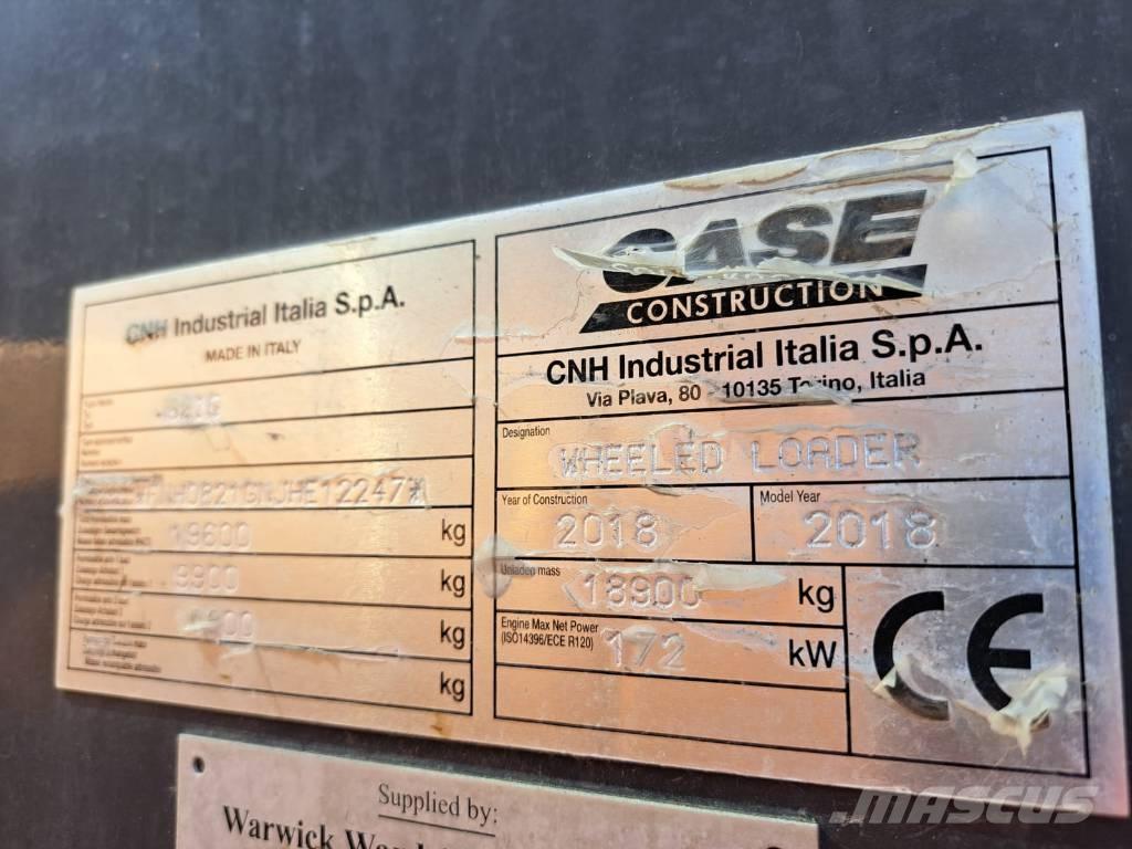 CASE 821 GXR Incarcator pe pneuri