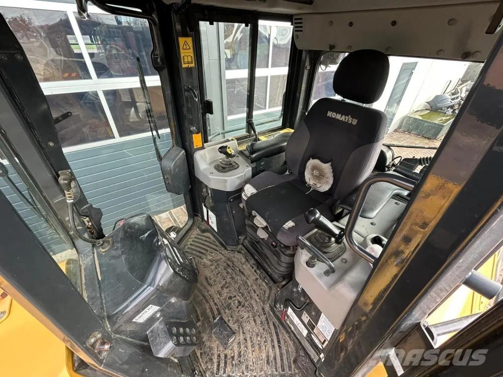 Komatsu D61PX-23 Buldozere pe senile