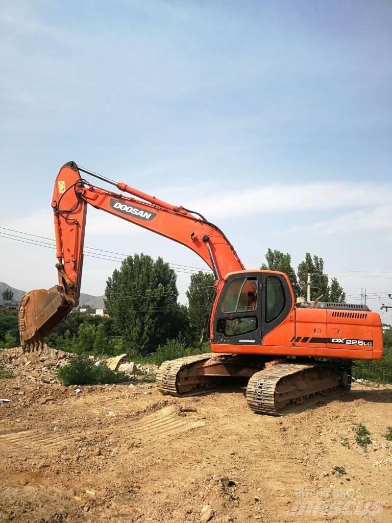 Doosan dx225 Excavatoare pe șenile
