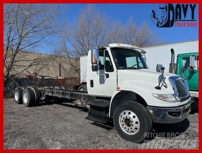 International 4400 Camioane platforma/prelata