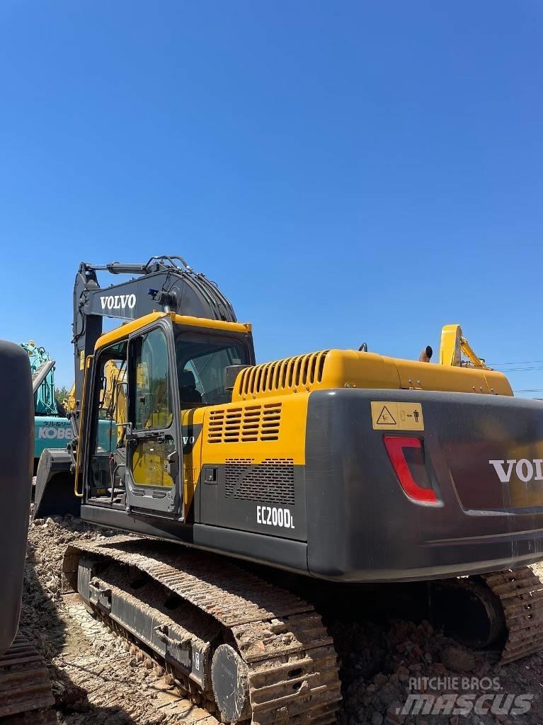 Volvo EC200 Excavatoare pe șenile
