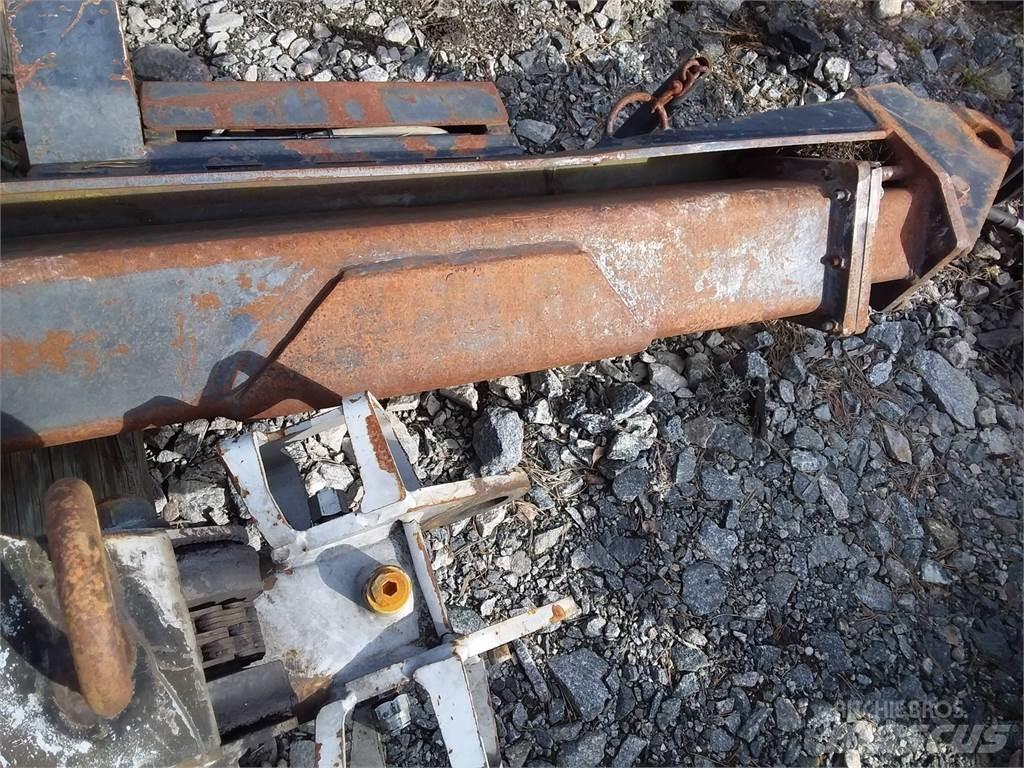 CAT 2200 Macarale pentru culegatoare