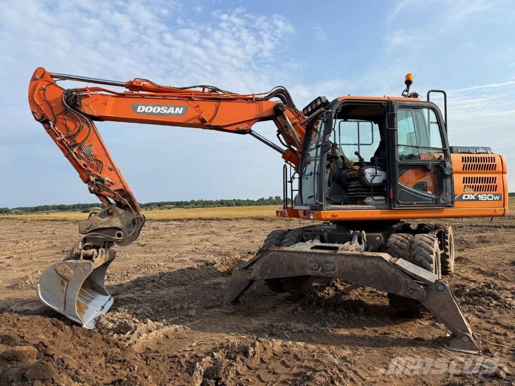 Doosan DX 160 W-3 Excavatoare cu roti