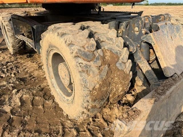 Doosan DX 160 W-3 Excavatoare cu roti