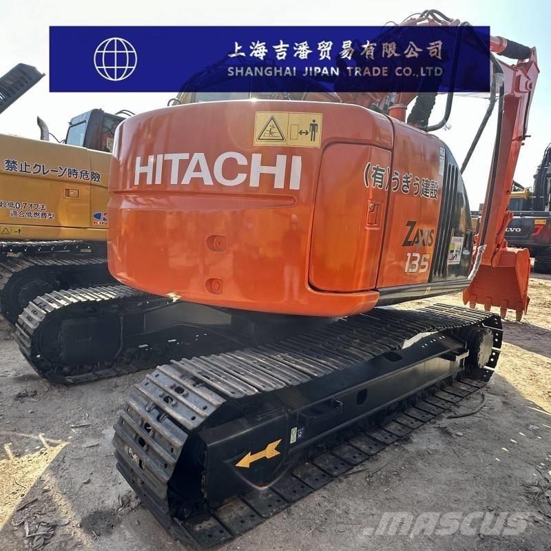 Hitachi ZX 135 Excavatoare pe șenile
