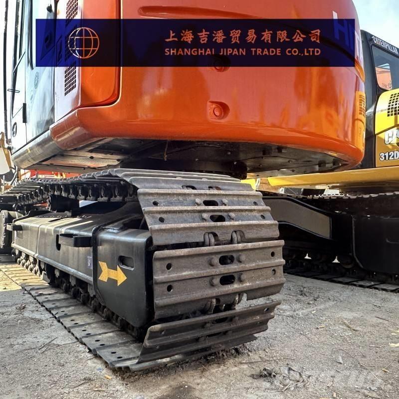 Hitachi ZX 135 Excavatoare pe șenile
